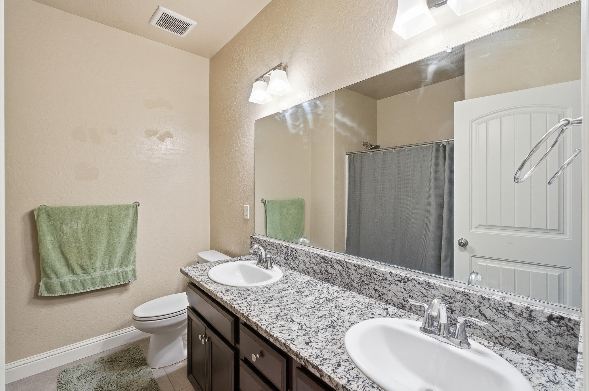 636 Castellina Street Lemoore, CA 93245 - Photo 17 of 31 636 Castellina St. Lemoore-15