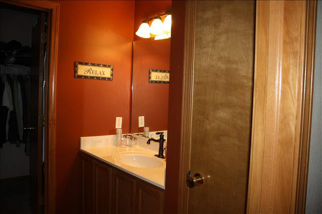 761 Hunting Creek Road Temperance, MI 48182 - Photo 8 of 18 MASTER BATH/WALK-IN