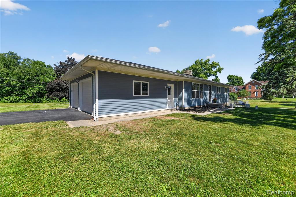 2250 Montague Road Davison, MI 48423 - Photo 4 of 45