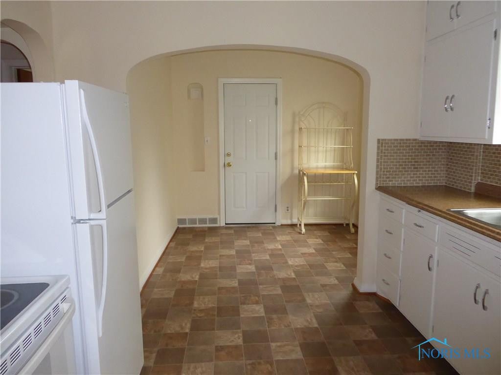 3837 Sherbrooke Road Toledo, OH 43613 - Photo 5 of 20 Gallery Image 5