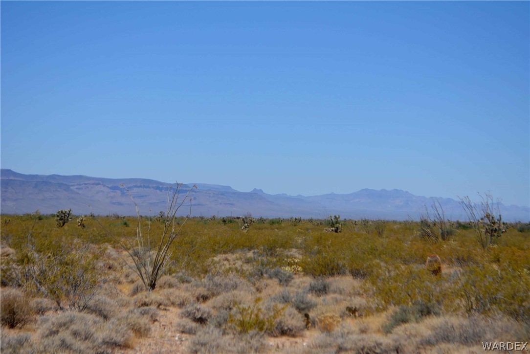 3421 South Butch Cassidy Road Yucca, AZ 86438 - Photo 23 of 35 a view of a city with mountain view