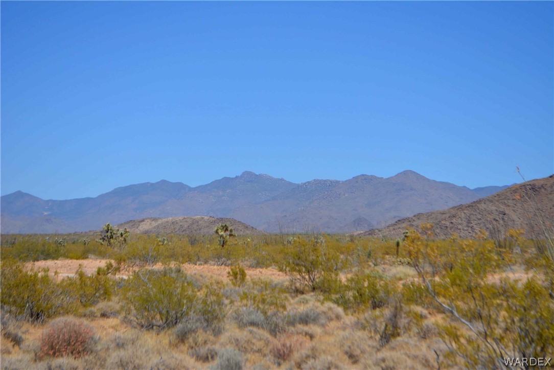 3421 South Butch Cassidy Road Yucca, AZ 86438 - Photo 30 of 35 a view of an mountain
