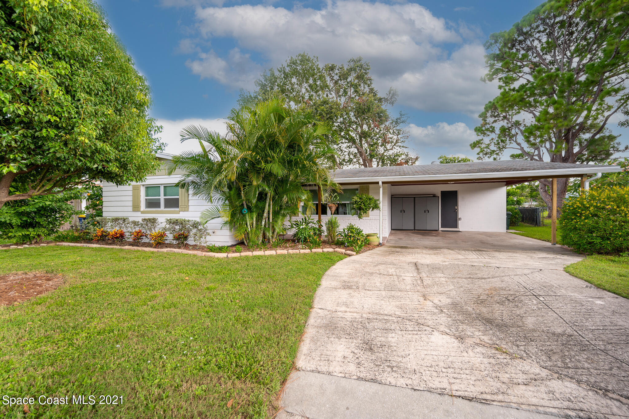 987 Kings Post Road Rockledge, FL 32955 - Photo 1 of 15 Front Elev. Kings post rd.
