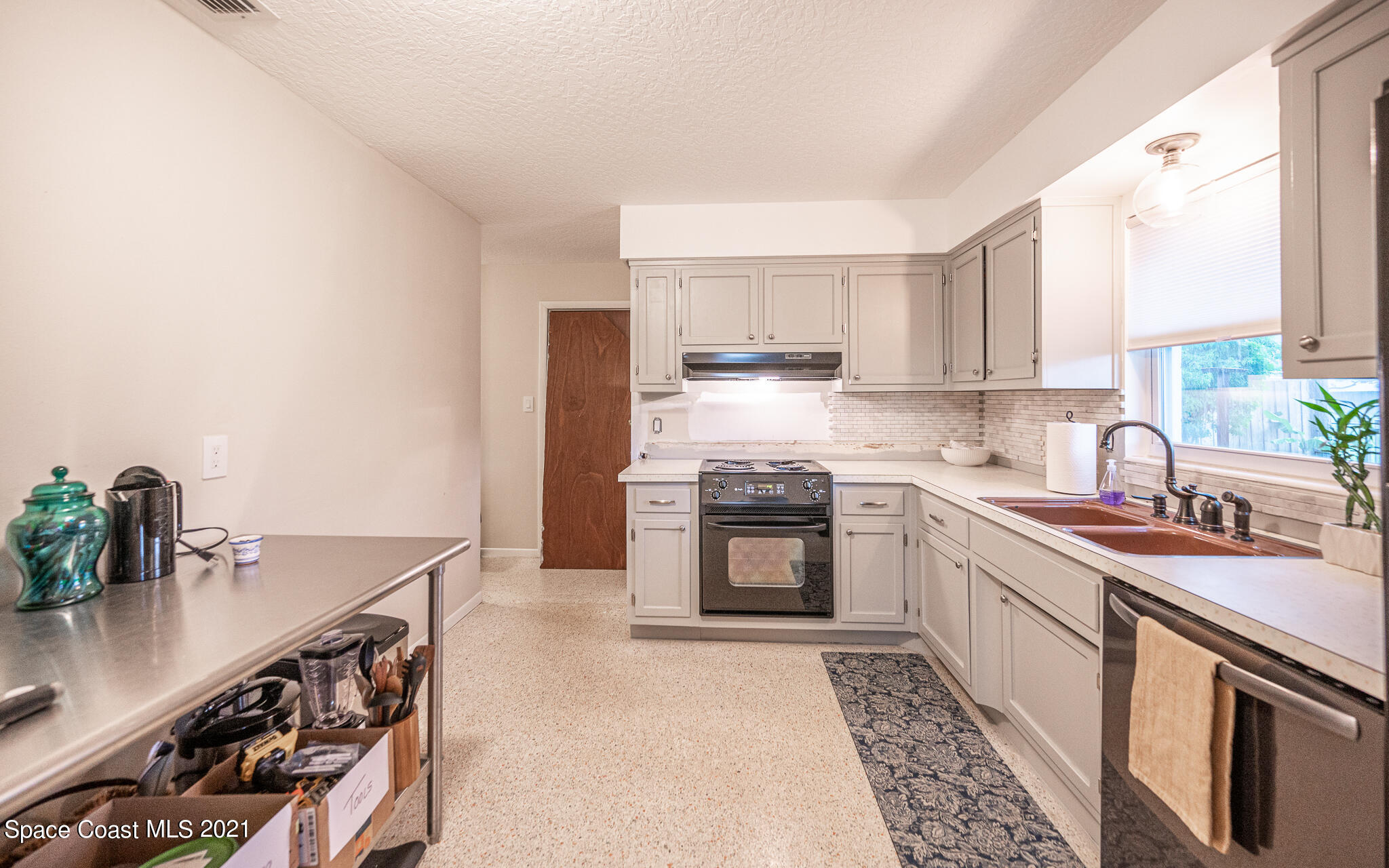 987 Kings Post Road Rockledge, FL 32955 - Photo 9 of 15 DSC_4205