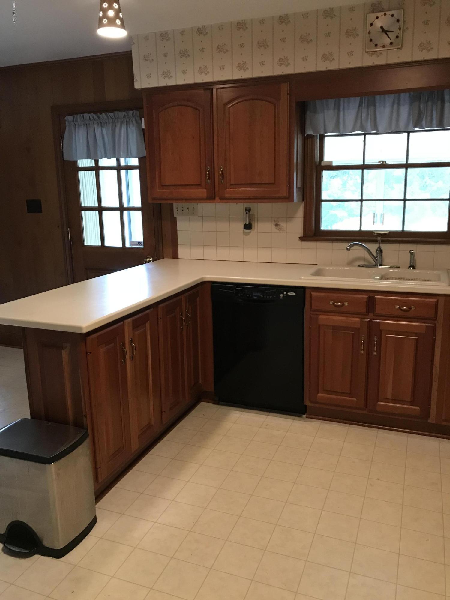 115 Tristan Road Louisville, KY 40222 - Photo 7 of 19 Kitchen