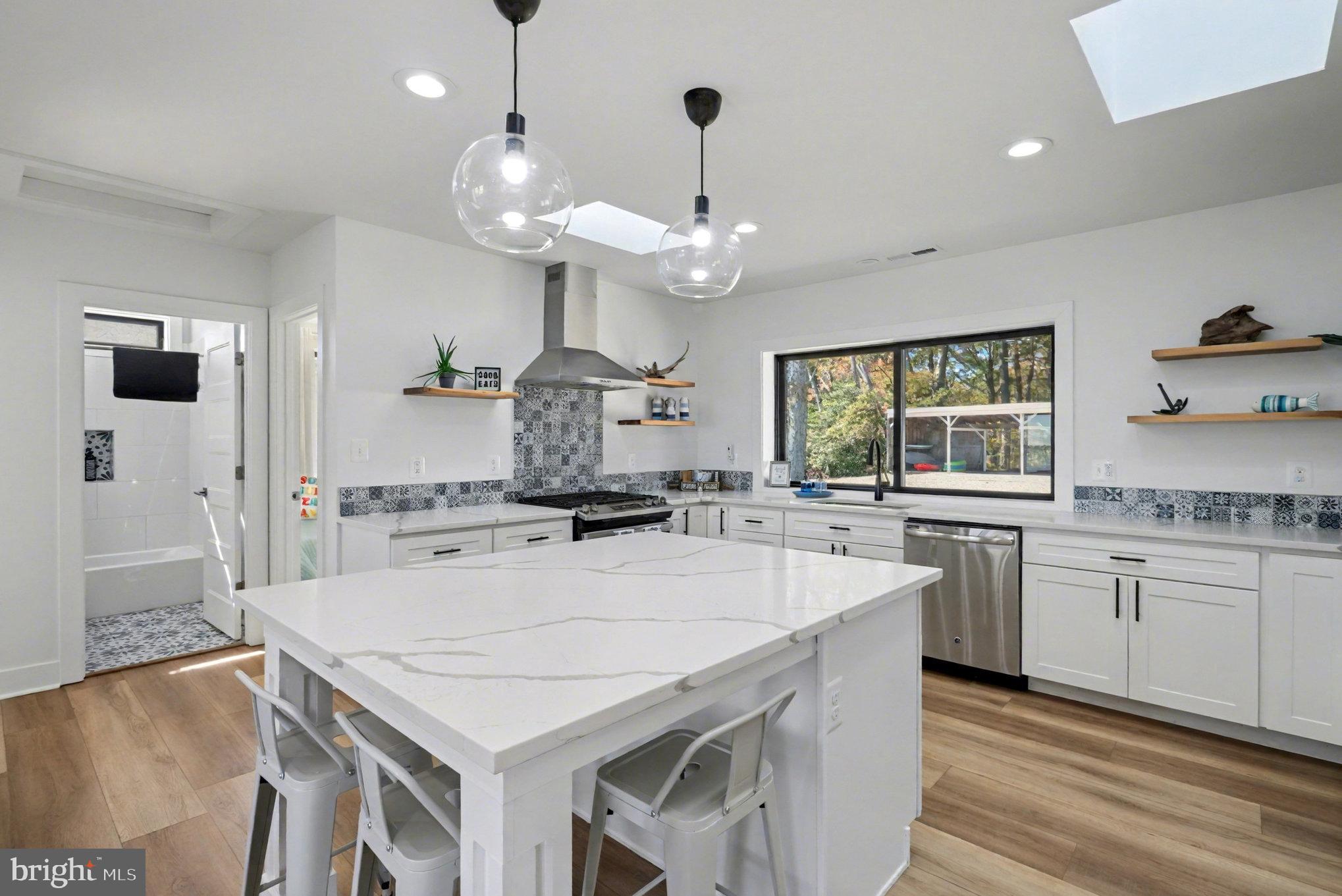 160 Shipwatch Lane Reedville, VA 22539 - Photo 12 of 54 Large kitchen island
