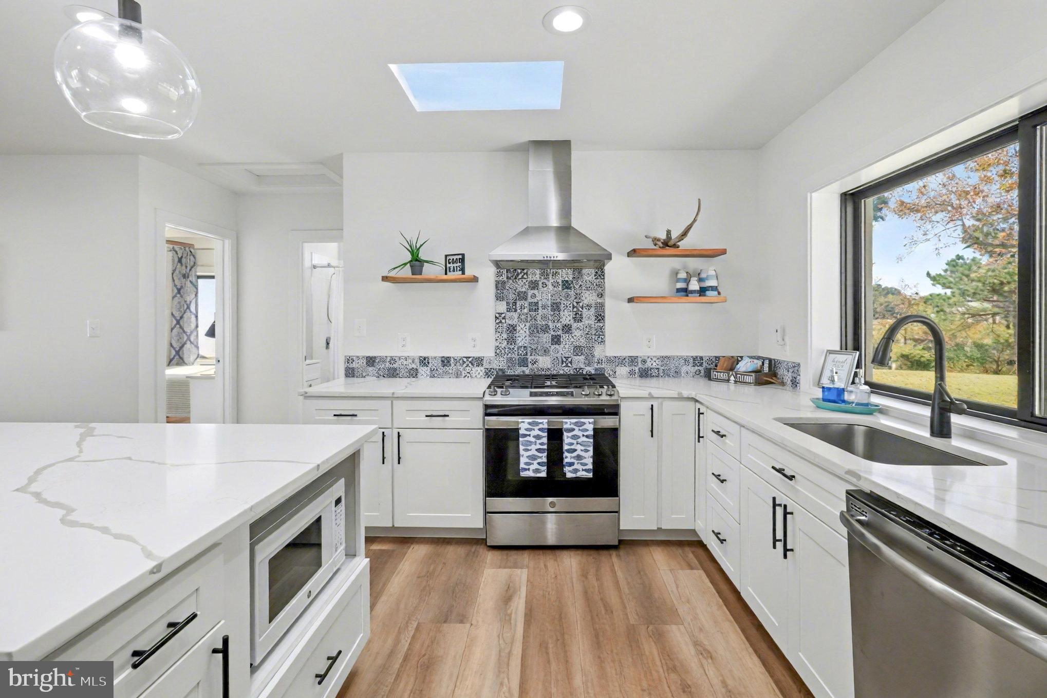 160 Shipwatch Lane Reedville, VA 22539 - Photo 16 of 54 Large, spacious kitchen