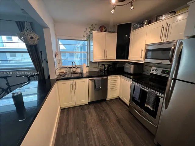 $377,900 | 221 Meridian Avenue, Unit 206, Miami Beach, FL 33139