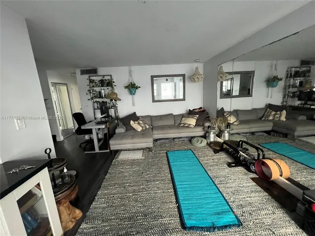 $377,900 | 221 Meridian Avenue, Unit 206, Miami Beach, FL 33139