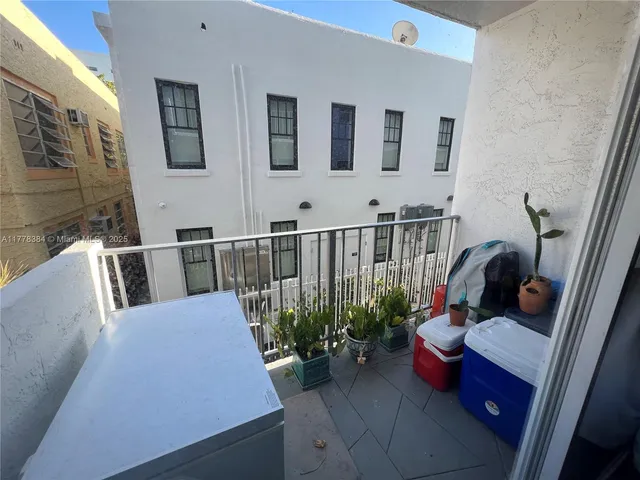 $377,900 | 221 Meridian Avenue, Unit 206, Miami Beach, FL 33139