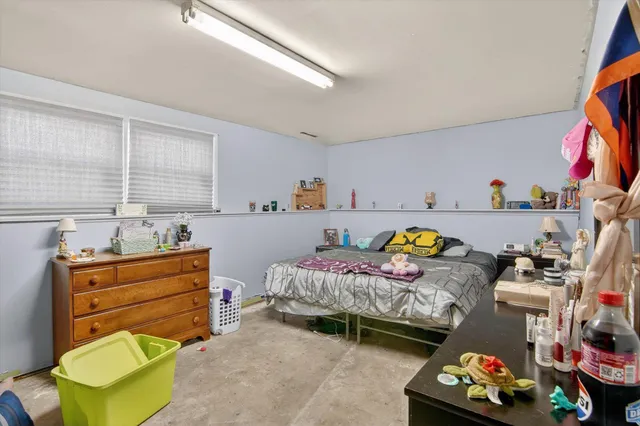 $179,900 | 908 Springcrest Boulevard, Jackson, MI 49203