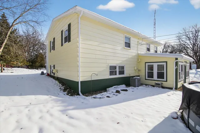 $179,900 | 908 Springcrest Boulevard, Jackson, MI 49203