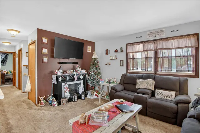 $179,900 | 908 Springcrest Boulevard, Jackson, MI 49203