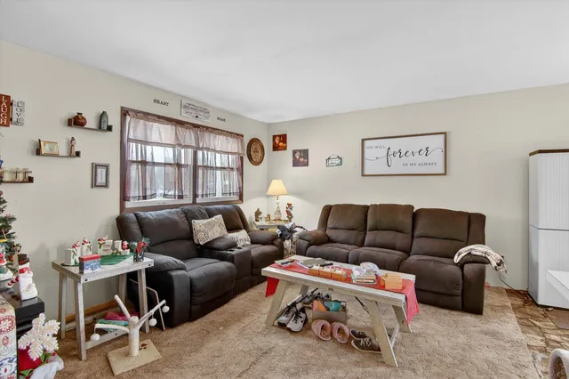 $179,900 | 908 Springcrest Boulevard, Jackson, MI 49203