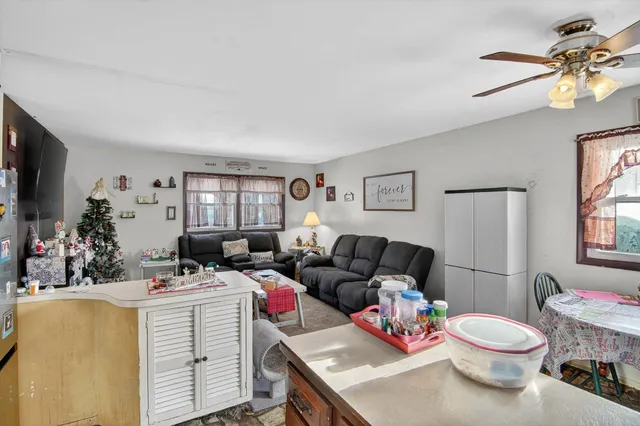 $179,900 | 908 Springcrest Boulevard, Jackson, MI 49203