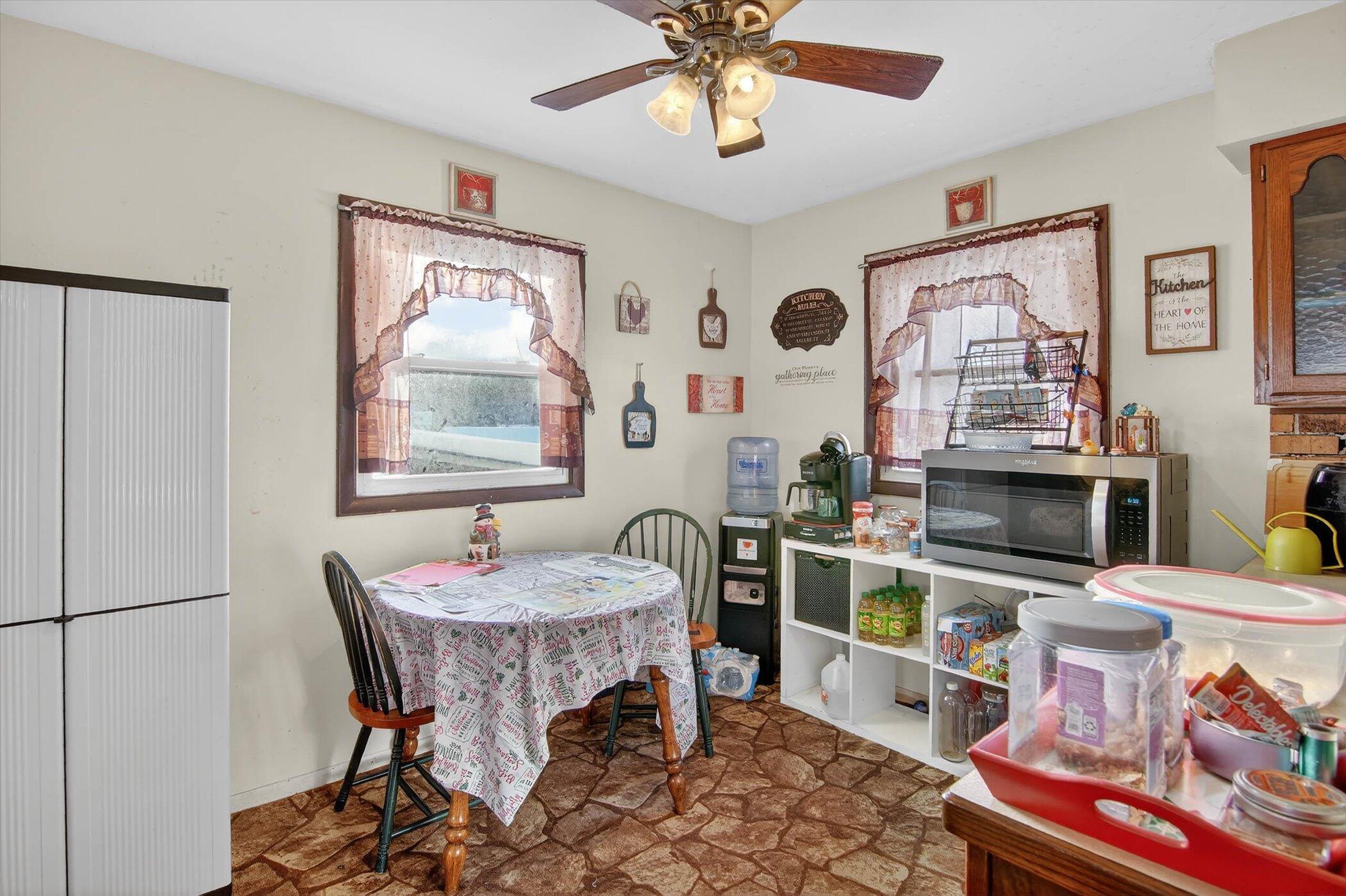 908 Springcrest Boulevard Jackson, MI 49203 - Photo 8 of 37 11-908 Springcrest Blvd Jackson, MI 492