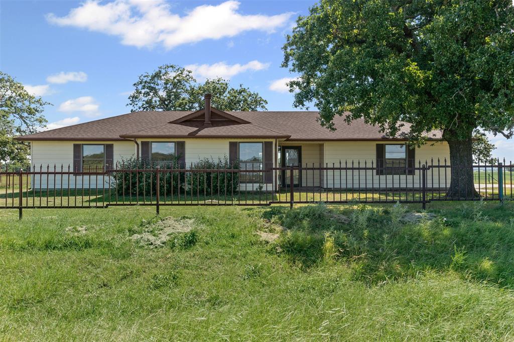 237 Hcr 1444 Covington, TX 76636 - Photo 2 of 39