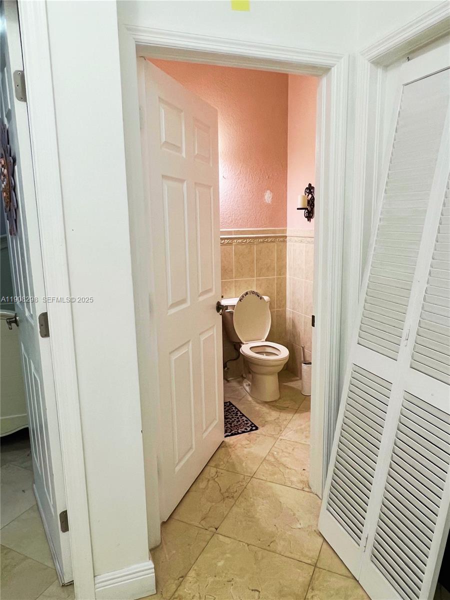 3401 Southwest 149th Avenue Miami, FL 33185 - Photo 13 of 79