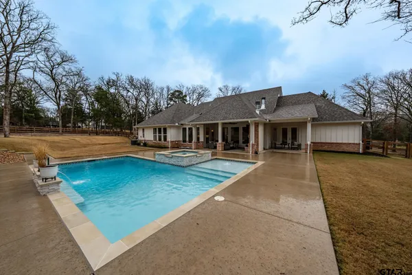 $995,000 | 23332 Fm 1995, Lindale, TX 75771