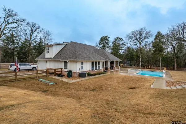 $995,000 | 23332 Fm 1995, Lindale, TX 75771
