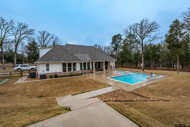 $995,000 | 23332 Fm 1995, Lindale, TX 75771