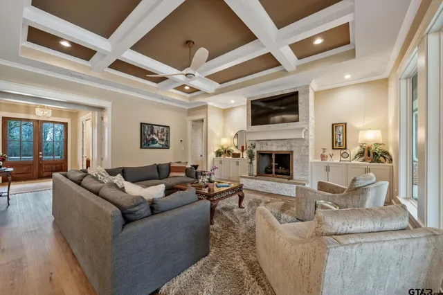 $995,000 | 23332 Fm 1995, Lindale, TX 75771