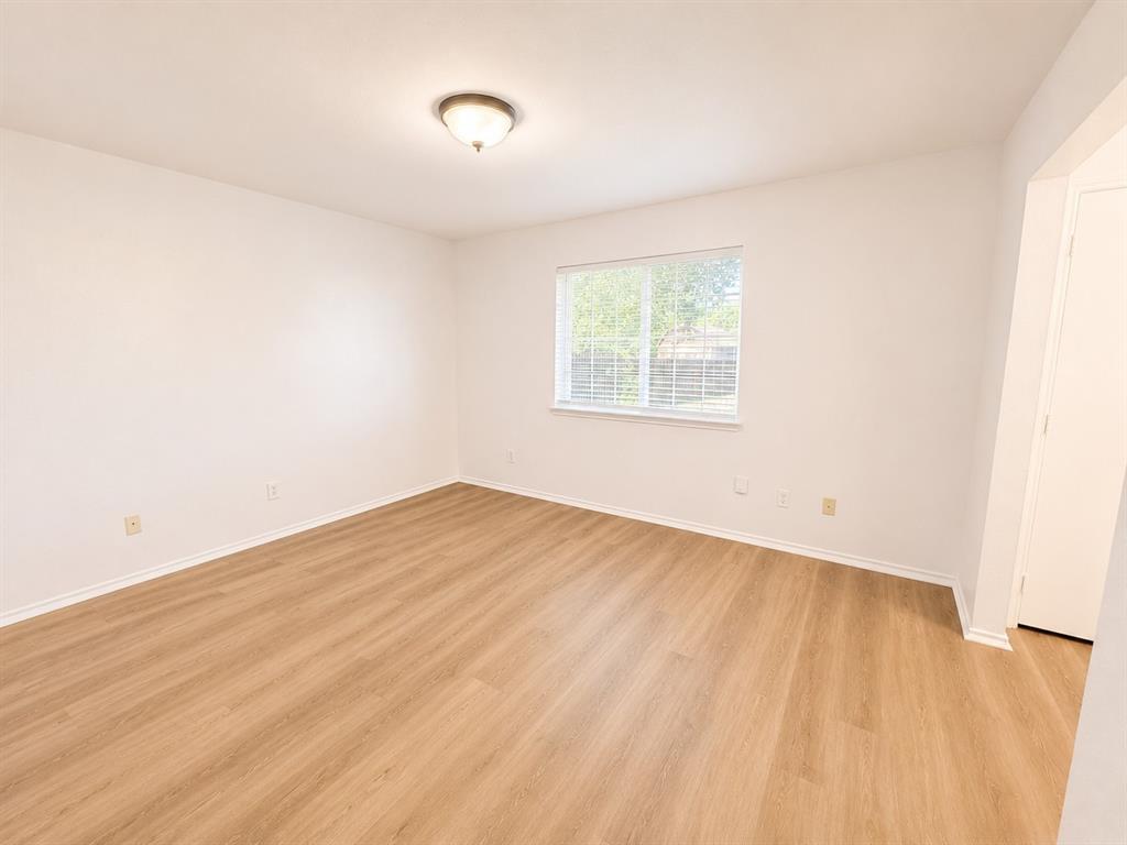 515 Haymarket Road Dallas, TX 75217 - Photo 6 of 15 Primary Bedroom