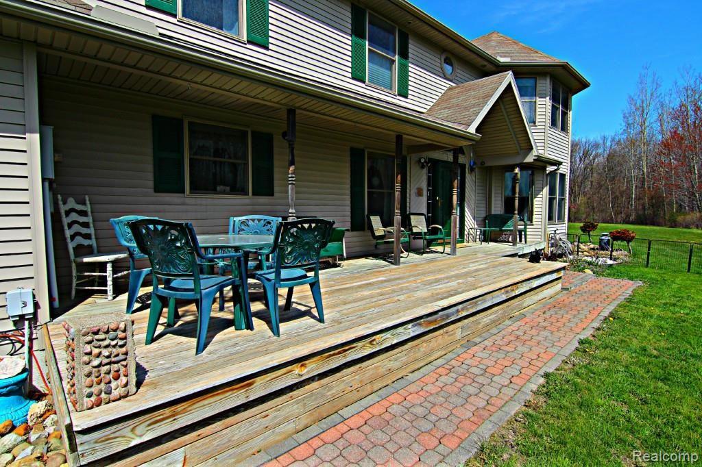 1520 West Reid Road Flint, MI 48507 - Photo 7 of 36
