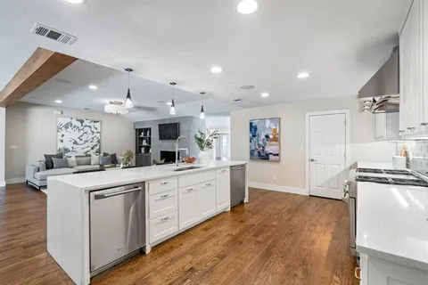 $1,995,000 | 5948 Melshire Drive, Dallas, TX 75230