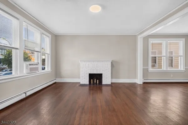 $2,850 | 147 North 15th Street, Unit 1, Bloomfield, NJ 07003