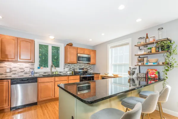$3,200 | 12 Woodside Drive, Durham, NH 03824