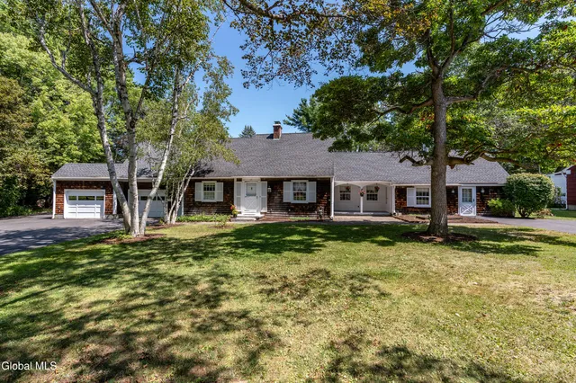 $525,000 | 17 Morningside Drive, Bethlehem, NY 12054