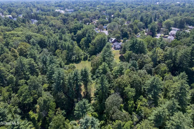 $525,000 | 17 Morningside Drive, Bethlehem, NY 12054