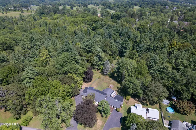 $525,000 | 17 Morningside Drive, Bethlehem, NY 12054