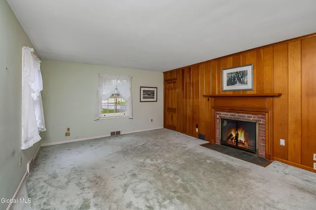 $525,000 | 17 Morningside Drive, Bethlehem, NY 12054