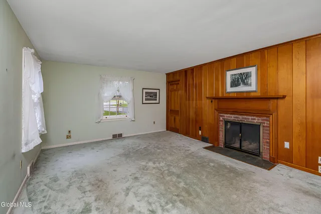 $525,000 | 17 Morningside Drive, Bethlehem, NY 12054