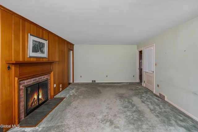 $525,000 | 17 Morningside Drive, Bethlehem, NY 12054