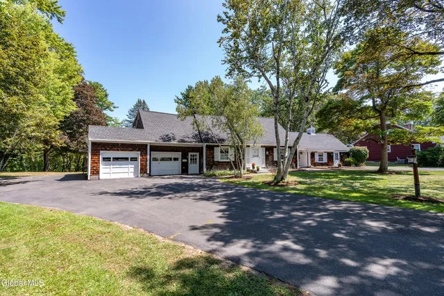 $525,000 | 17 Morningside Drive, Bethlehem, NY 12054