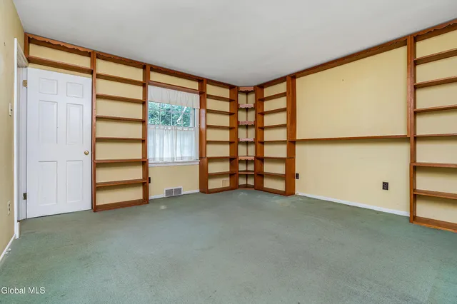 $525,000 | 17 Morningside Drive, Bethlehem, NY 12054