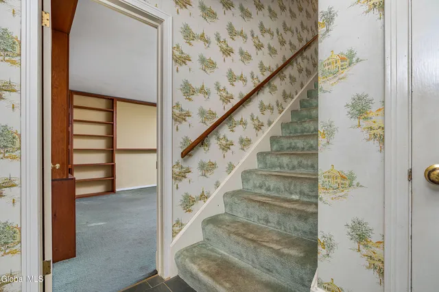 $525,000 | 17 Morningside Drive, Bethlehem, NY 12054