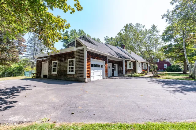 $525,000 | 17 Morningside Drive, Bethlehem, NY 12054