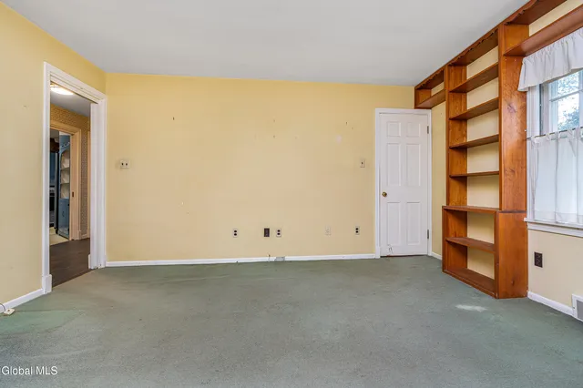 $525,000 | 17 Morningside Drive, Bethlehem, NY 12054