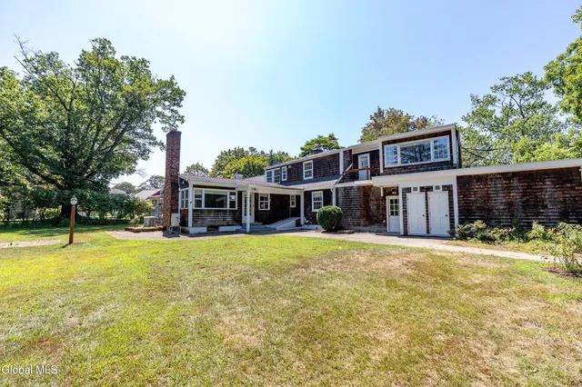 $525,000 | 17 Morningside Drive, Bethlehem, NY 12054