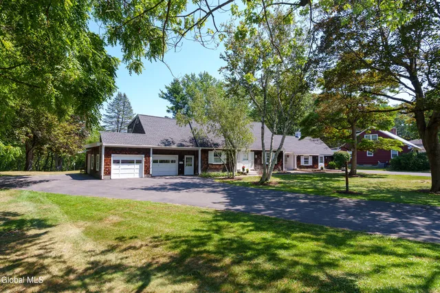 $525,000 | 17 Morningside Drive, Bethlehem, NY 12054