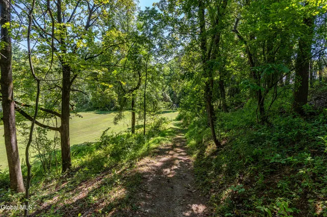 $525,000 | 17 Morningside Drive, Bethlehem, NY 12054