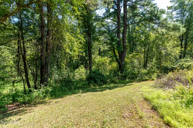 $525,000 | 17 Morningside Drive, Bethlehem, NY 12054