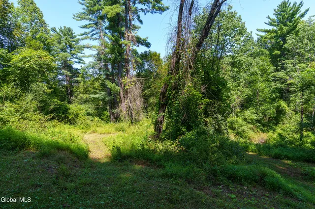 $525,000 | 17 Morningside Drive, Bethlehem, NY 12054