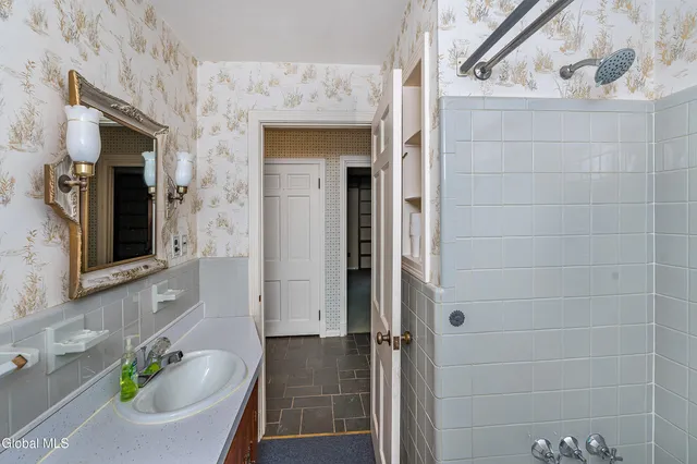 $525,000 | 17 Morningside Drive, Bethlehem, NY 12054