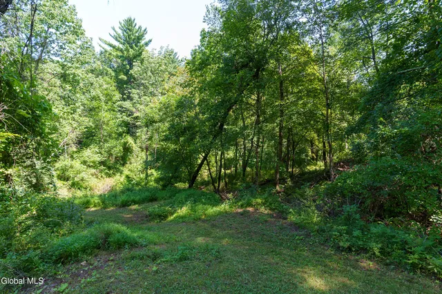 $525,000 | 17 Morningside Drive, Bethlehem, NY 12054