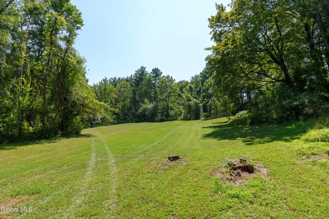 $525,000 | 17 Morningside Drive, Bethlehem, NY 12054